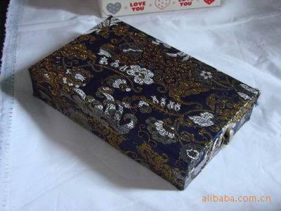 動(dòng)漫元素在禮品包裝盒設(shè)計(jì)中的創(chuàng)意應(yīng)用